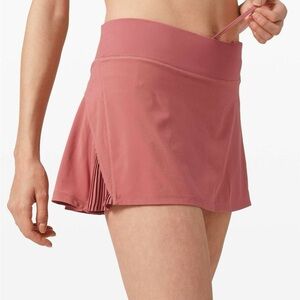Lululemon Play off Pleats Tennis Skirt 
size 6 in Peach Pink
